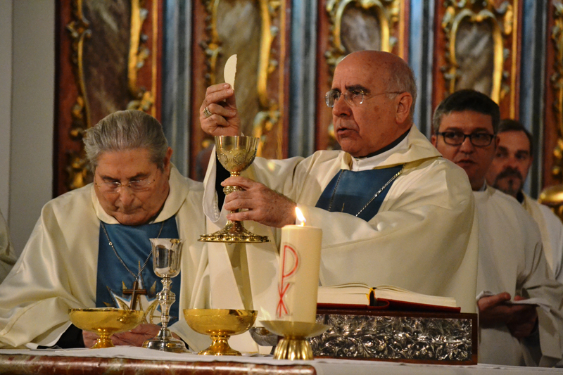 » El Obispo Preside En La Catedral La Misa Crismal El Martes Santo