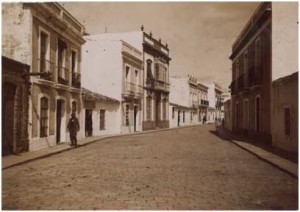 Calle Rascón, principios siglo XX, lugar donde vivieron en Huelva. ©