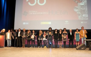 Foto de familia de la clausura del 38 Festival de Cine Iberoamericano de Huelva.