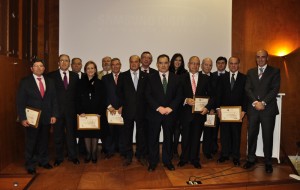 Foto de los asistentes al acto de celebración del 25 aniversario de Apyme La Palma.