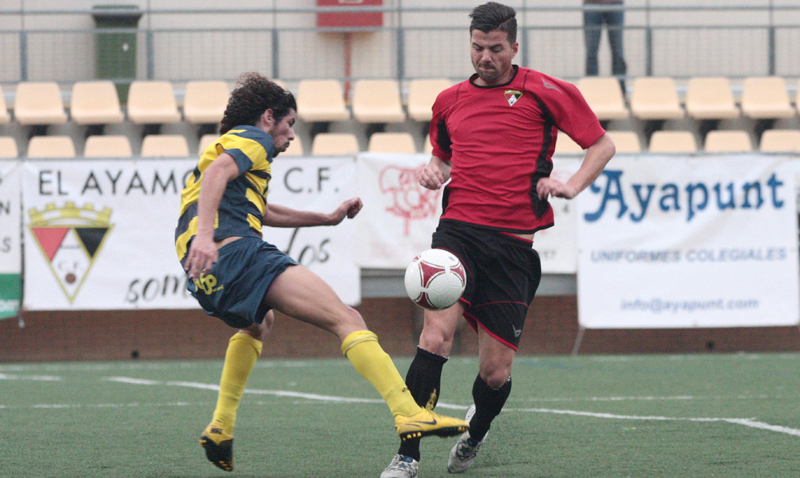 El Ayamonte tiene un comprometido viaje a Algeciras, donde espera el líder del grupo X de Tercera. / Foto: Josele Ruiz.