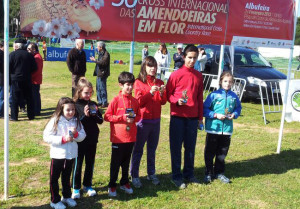 Gran éxito en tierras portuguesas de las jóvenes promesas del atletismo de Cartaya.