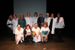 La Asociación de Mujeres Zenobia de Moguer ha llevado a escena 'Cuadros de amor y humor al fresco', de José Luis Alonso de Santos.