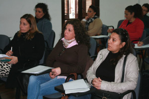 Las ‘Habilidades de Comunicación entre padres e hijos’ ha sido la temática de la primera clase de esta Escuela