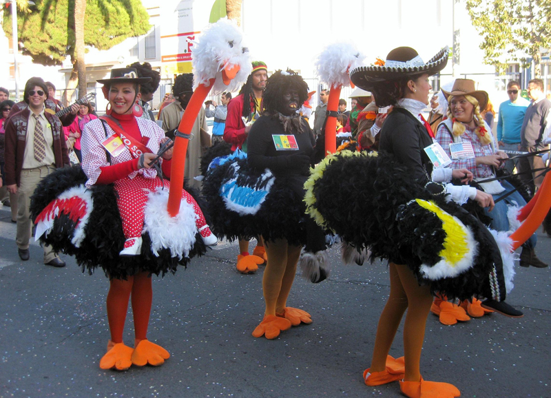Algunos participantes del desfile del Carnaval de Punta Umbría de 2012