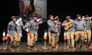 En la gala participaron todos los grupos de la localidad, además del ganador en chirigotas del Carnaval Colombino