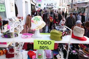 El centro de Cartaya se convierte, desde hoy, en una fiesta para celebrar el Día de Andalucía.