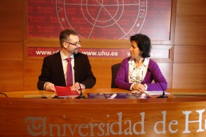 El acto de presentación ha tenido lugar en la Sala de Prensa de la Facultad de Empresariales