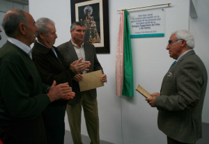 Placa en agradecimiento a la Asociación Padre Gabriel Contreras, quien ha cedido el terreno