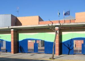 El centro educativo lepero ha puesto en marcha una curiosa iniciativa con motivo del Día de los Enamorados. / Foto: Cabanillas.