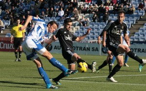 Matamala destaca las virtudes de un líder sólido como el Elche, pero no firma el empate de principio. / Foto: Josele Ruiz.