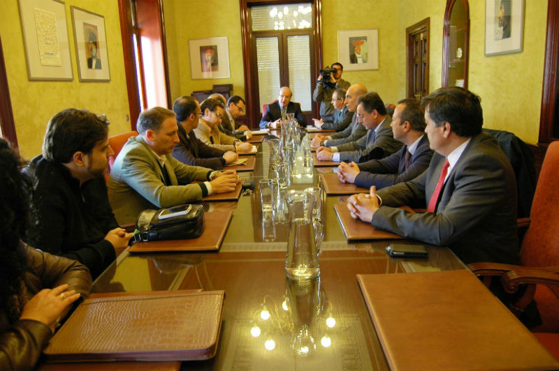 Reunión de la Mesa de Comercio y Turismo del Ayuntamiento de Huelva para aprobar los presupuestos de este sector