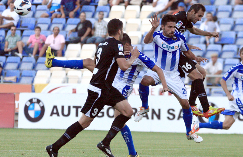 El Recre superó al Lugo con más claridad en el marcador que en el campo en el partido disputado en Huelva. / Foto: Josele Ruiz.