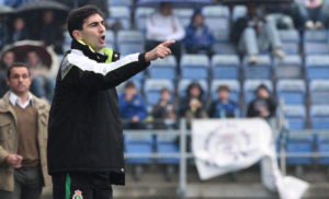 José Aurelio Gay mostró su pesar por el despiste de su equipo en el gol de Chuli. / Foto: Josele Ruiz.