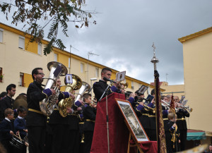 El tiempo permitió las actuaciones musicales en el barrio de Pérez Cubillas.