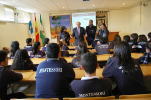 Charla a los alumnos de Secundaria del Colegio Montessori.