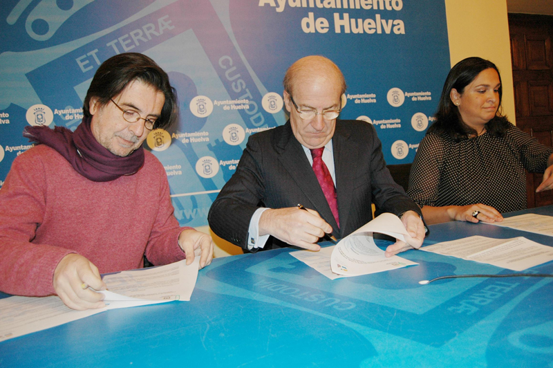 Firma del convenio de colaboración entre el Ayuntamiento de Huelva y el Colegio de Psicología.