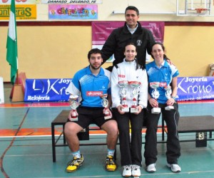 Los ganadores del equipo absoluto en el torneo de Montilla.