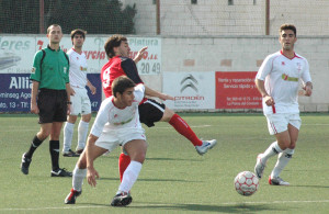 El equipo palmerino, líder en Primera Andaluza, espera superar el escollo del Almonte. / Foto Josele Ruiz.