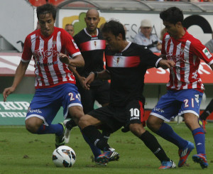 Matilla no jugará ante el Recre y Onésimo busca una alternativa con garantías. / Foto: www.realmurcia.es.