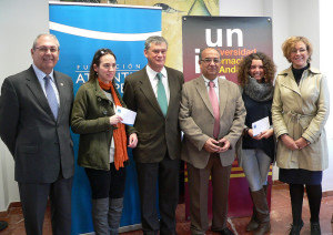 Clara María y Gloría Rocío han sido las beneficiarias de esta beca que les permite seguir estudiando en la Universidad