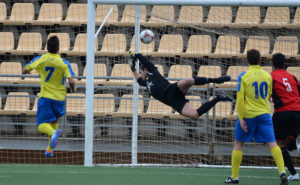 Miguel Rosa, meta ayamontino, en el primer gol encajado ante el Coria.