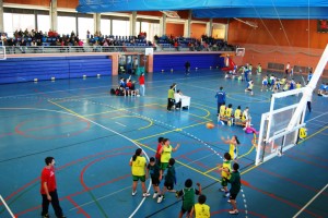 Aspecto de las canchas que se han dispuesto en el pabellón municipal de Deportes de Isla Cristina.