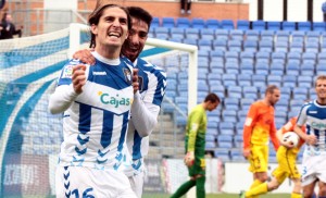 Berrocal y Chuli celebran el tanto del cordobés, que era el 2-0. / Foto: Josele Ruiz.