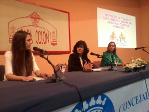 La charla ha sido impartida por Sandra Alés, Anabel Blandón y María del Carmen García.