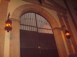 Silencio al paso de Jesús del Calvario y María Santísima del Rocío y Esperanza.