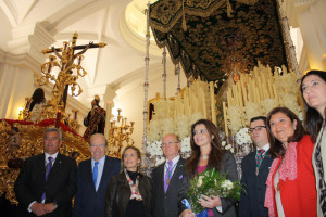 Ofrenda floral a la Hermandad de la Esperanza.