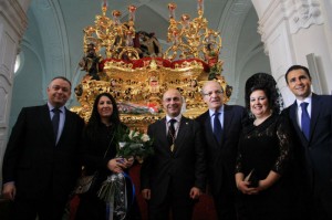 Ofrenda floral a Los Judíos. 