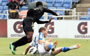 Morcillo ya se ha recuperado de la lesión que sufrió en una acción con Koné, en el partido con el Racing. / Foto: Josele Ruiz.