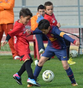 Un momento del partido entre el Barcelona y el San Vicente de Paul de Ayamonte. / Foto: J. L. Rúa.