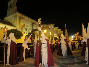 Paso de la Cruz de Guía del Cautivo por Carrera Oficial.