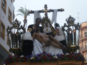 Salida procesional de la Hermandad de la Santa Cruz