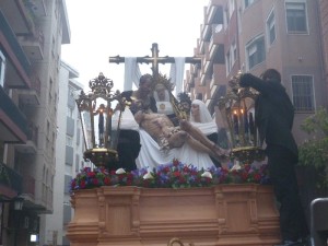 Salida procesional de la Hermandad de la Santa Cruz