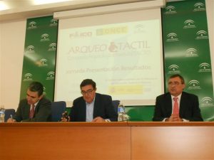 Manuel Jiménez, Vicente Zarza y Manuel Alborch presentaron el proyecto Arquotáctil.