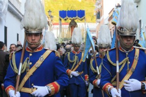 La Banda Municipal de Aznalcóllar acompañó a la Virgen de los Dolores. 