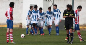 Los albiazules confían en sacar algo positivo de su visita al Cádiz B. / Foto: Josele Ruiz.