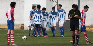 Los albiazules empataron a dos en el último partido de Cándido Rosado en el banquillo del Recre B. / Foto: Josele Ruiz.