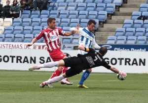 Pese a no brillar, el Recre tuvo algunas ocasiones ante el Girona. / Foto: Josele Ruiz.