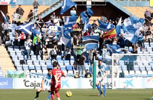 La afición del Recre va a tener la posibilidad de seguir a su equipo por televisión. / Foto: Josele Ruiz.