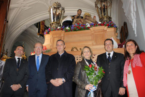 Ofrenda floral a la Santa Cruz. 