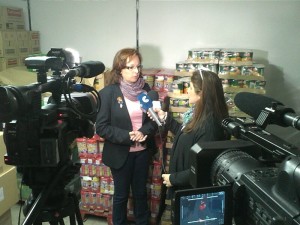 Todas aquellas personas que tengan necesidad de ellos, pueden pasarse por los Servicios Sociales del Ayuntamiento para recoger uno de los lotes. 