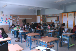 Los alumnos, nerviosos antes de hacer la prueba. / Foto: Fernando Camacho