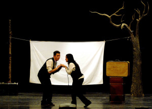 Zum Zum Teatro ponen en escena 'La camisa del hombre feliz'.