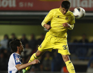 Gerard Moreno, con este impecable cabezazo, estableció el empate. / Foto: www.villarrealfc.es