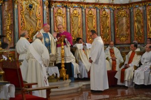 Un momento de la ceremonia en la catedral onubense.