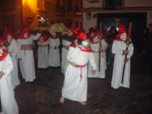 El Martes Santo en Moguer, una peculiar procesión de la provincia.